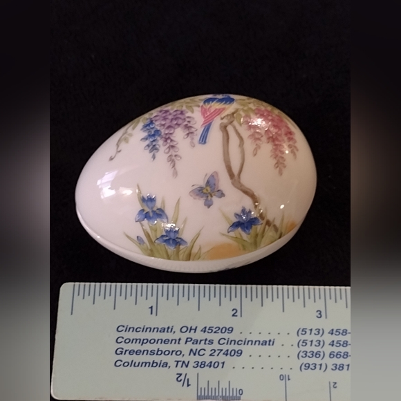 Vintage stamped egg figurine - Picture 9 of 9